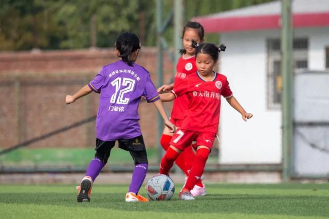 哈特21+15恩比德空砍34+11 尼克斯险胜76人2-0