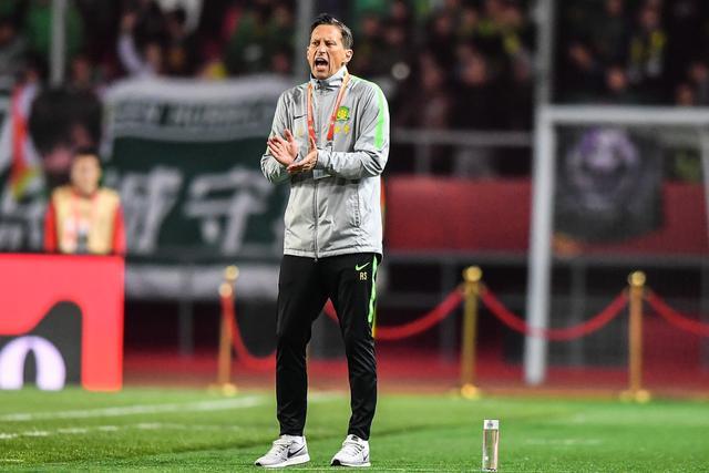 詹姆斯26分布朗尼生涯首分 骑士大胜湖人5连胜